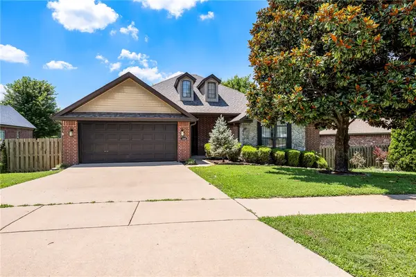 1989 Batsford Drive, Fayetteville, AR 72704
