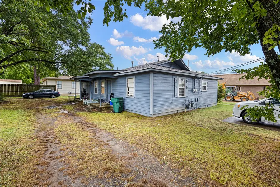 820 & 822 Pine Street, Conway, AR 72032 - #2