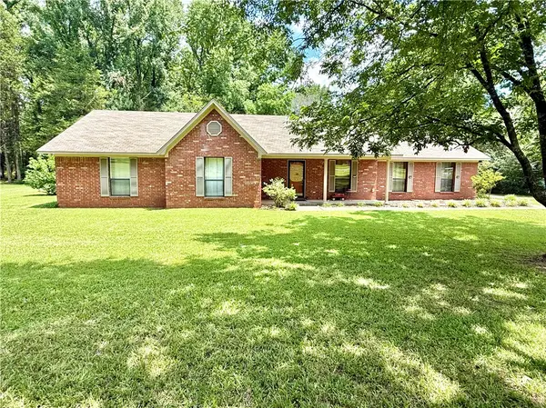 801 Meadowrue Road, Russellville, AR 72802