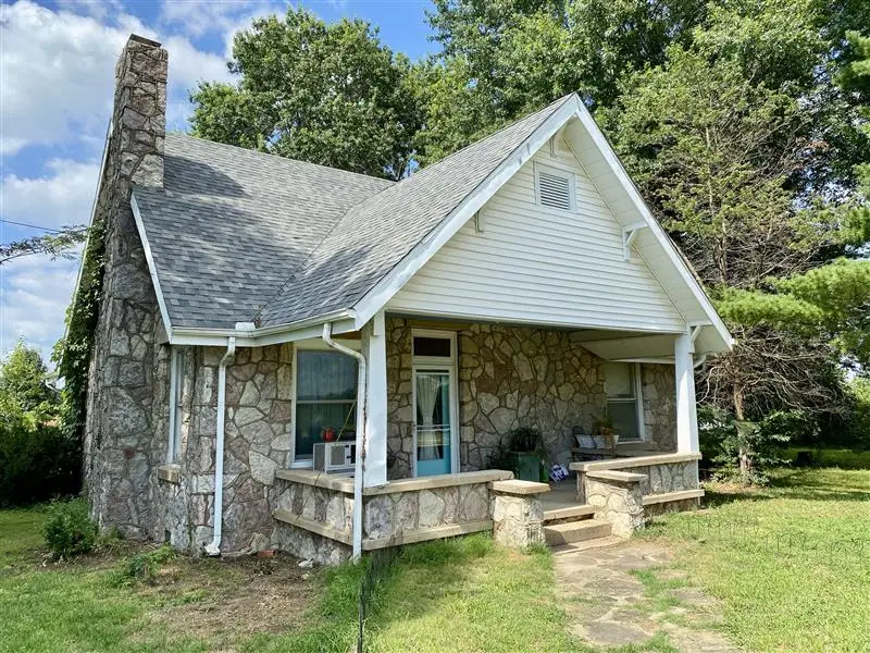 1304 E Main Street, Green Forest, AR 72638 - #2