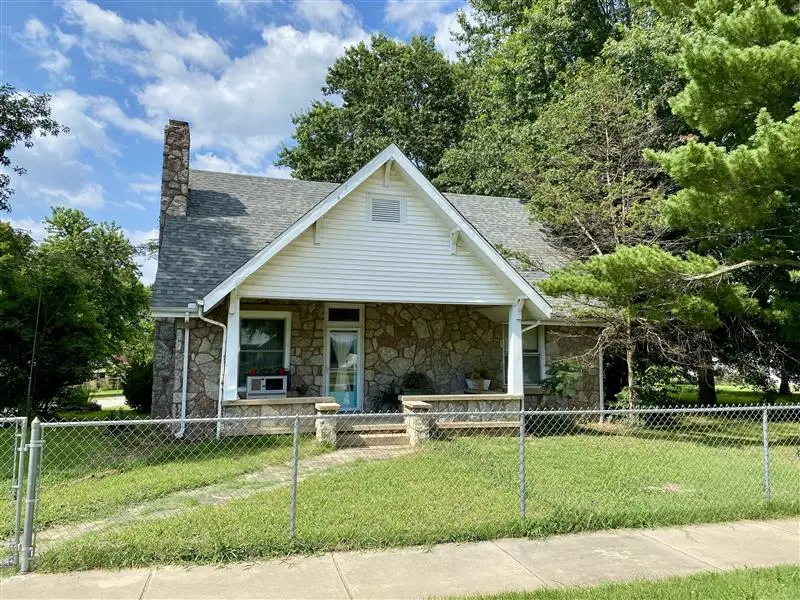 1304 E Main Street, Green Forest, AR 72638 - #3