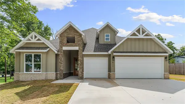 811 N Mount Olive, Siloam Springs, AR 72761