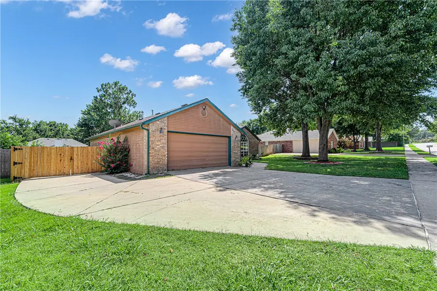 3281 Gypsum Drive, Fayetteville, AR 72704 - #3