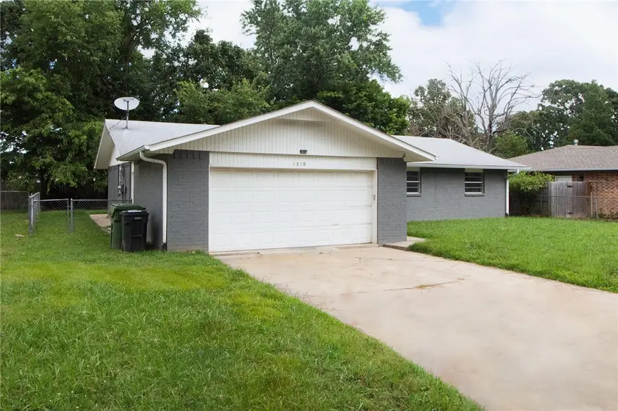 1319 W Forest Drive, Rogers, AR 72756 - #2