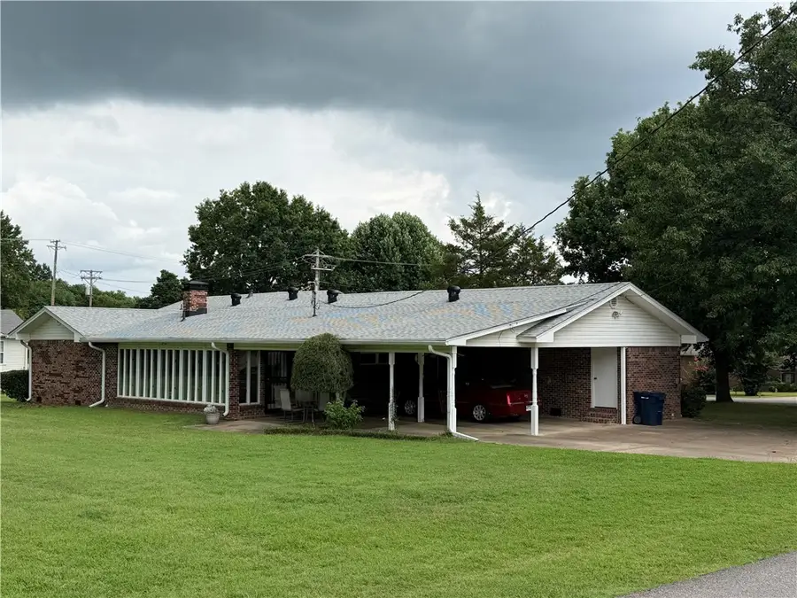 704 Vine Street, Clarksville, AR 72830 - #2