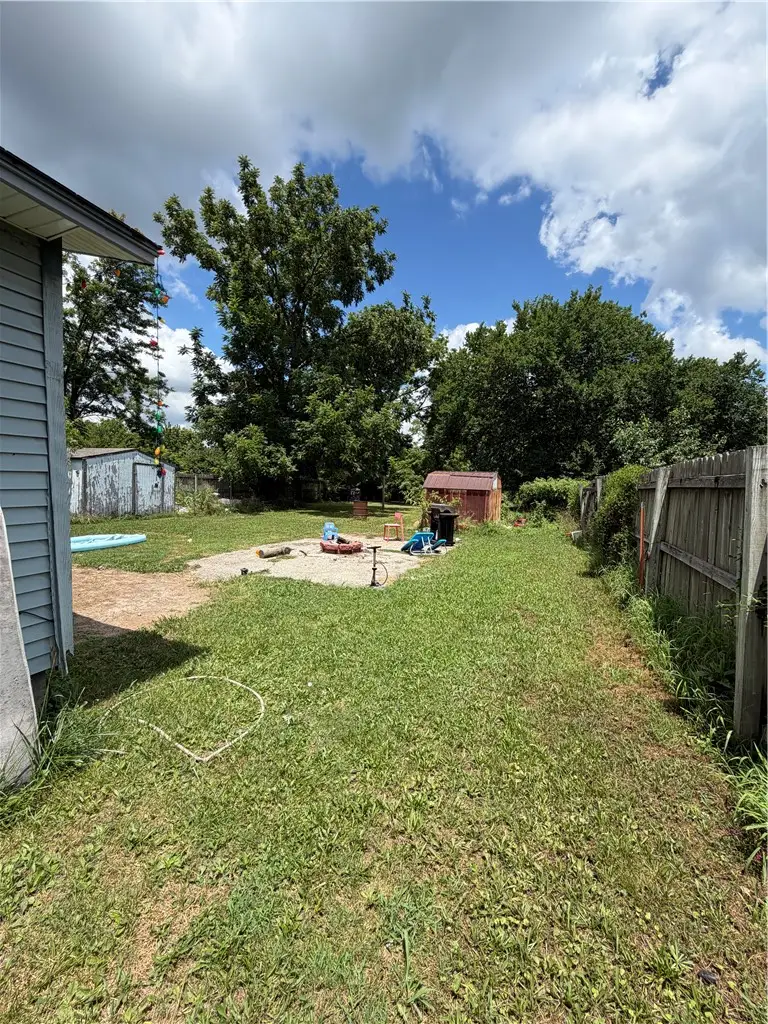 519 E Oak Street, Rogers, AR 72756 - #3