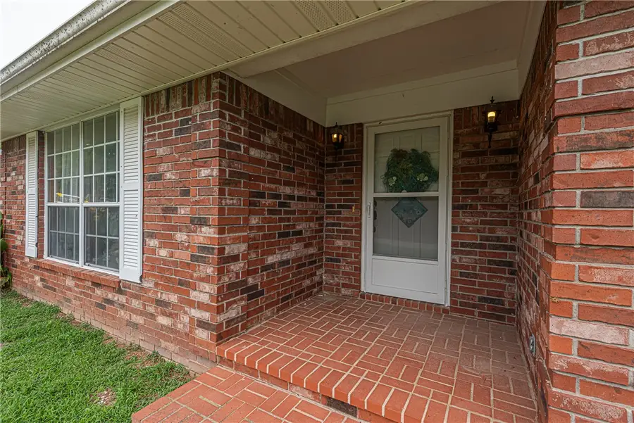 108 S West Avenue, Lincoln, AR 72744 - #3