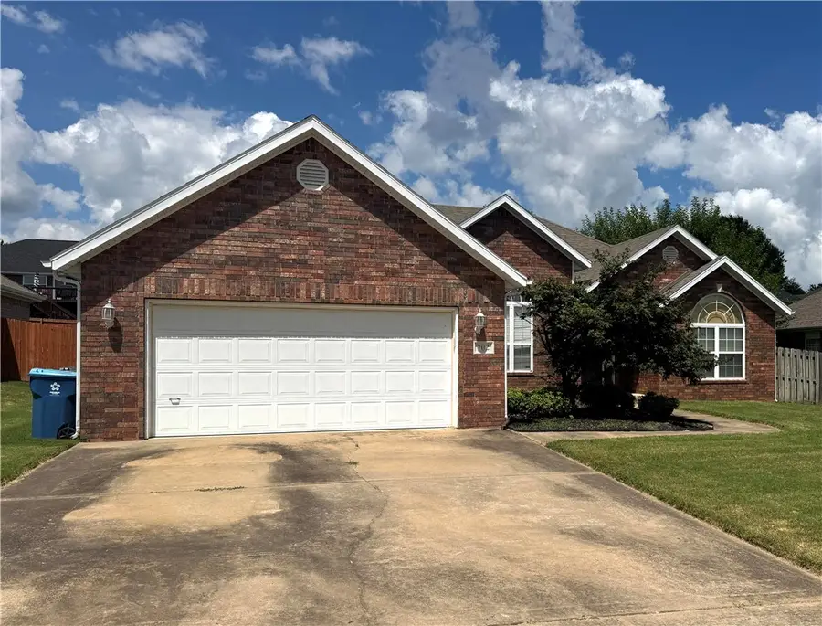 702 Maidstone Avenue, Bentonville, AR 72712 - #3