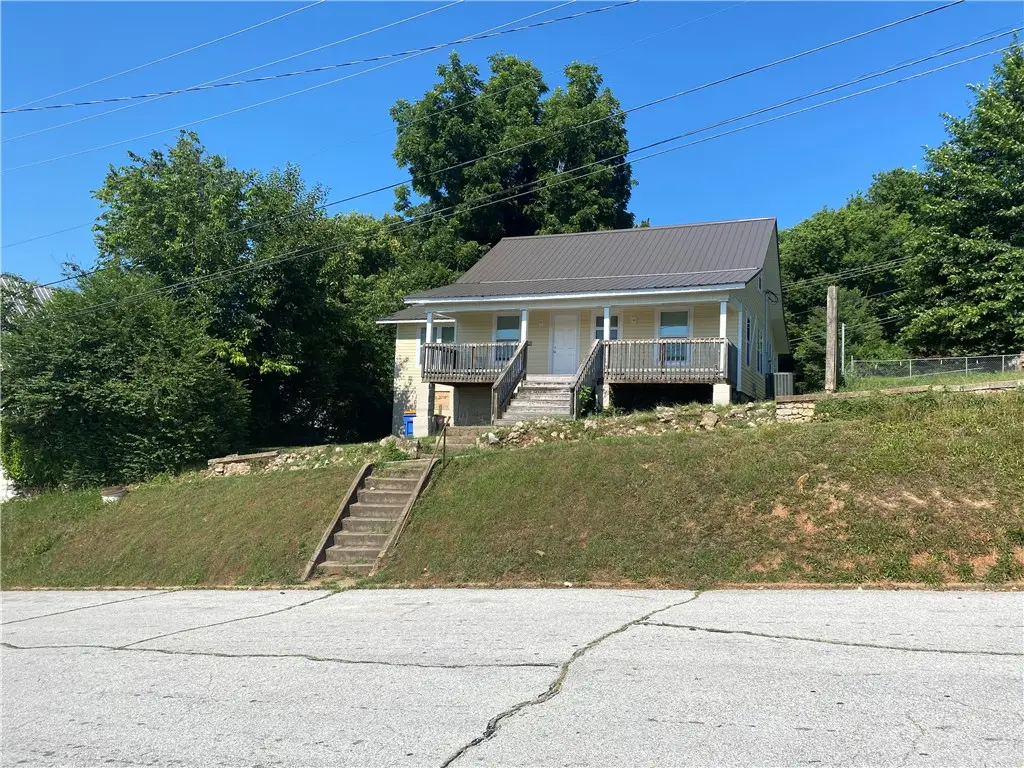 216 N Willow Street, Harrison, AR 72601 - #1