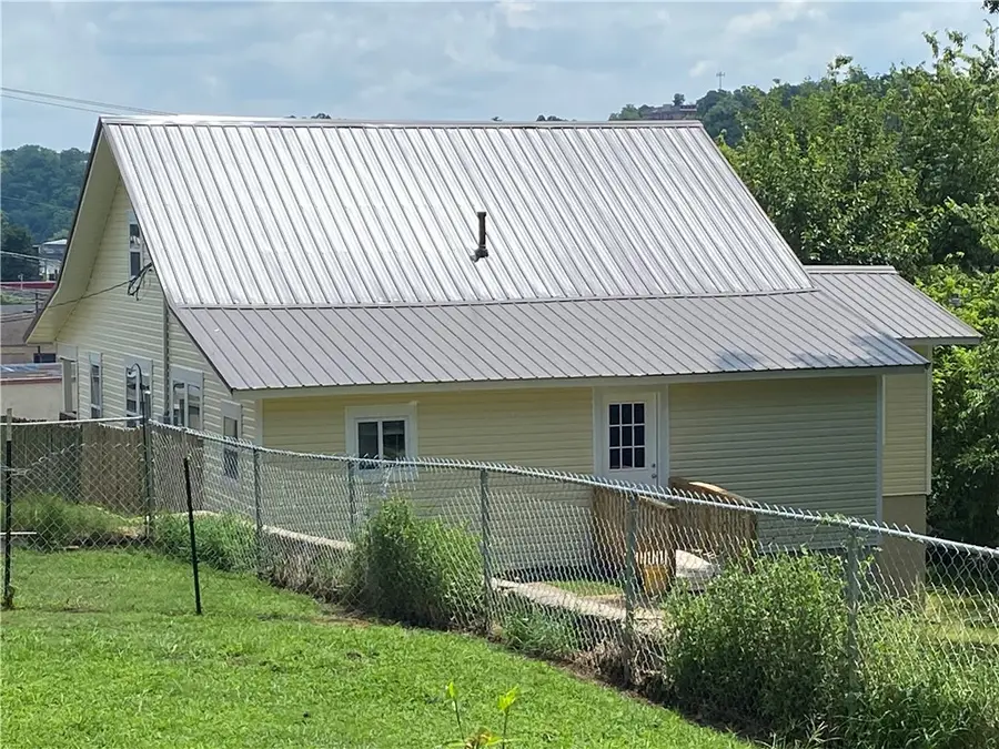 216 N Willow Street, Harrison, AR 72601 - #3