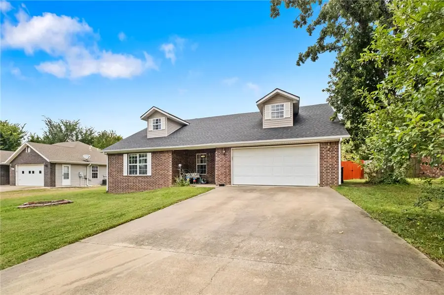 8 Hebrides Drive, Bella Vista, AR 72715 - #3
