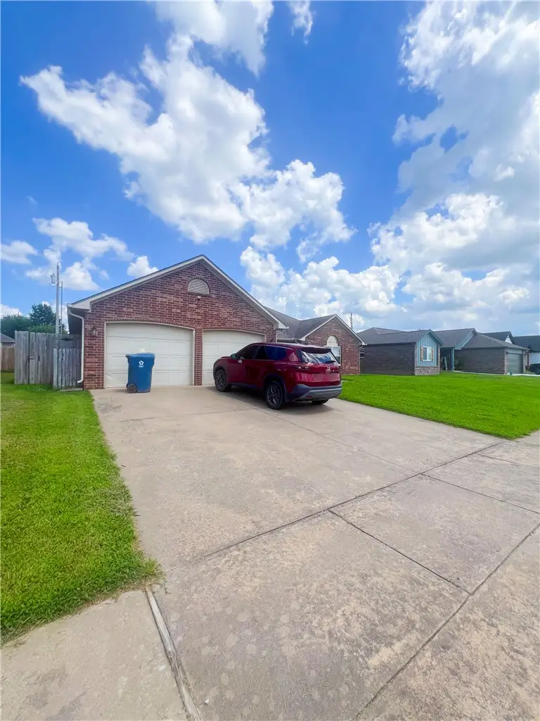 644 White Oak Street, Gentry, AR 72734 - #2