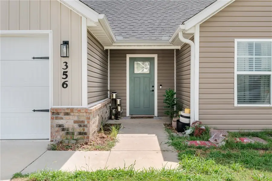 356 Miles Avenue, Gentry, AR 72734 - #2