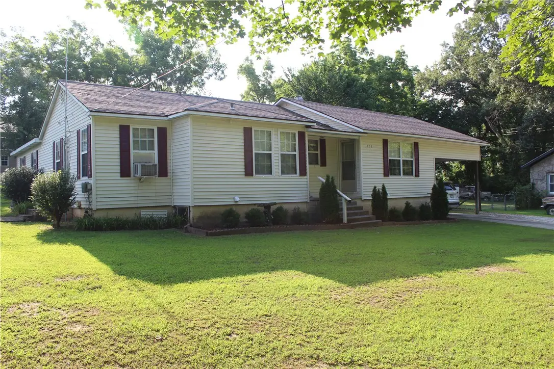 1002 N Robinson, Harrison, AR 72601 - #1
