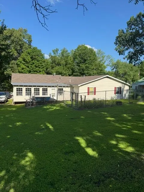 1002 N Robinson, Harrison, AR 72601 - #3