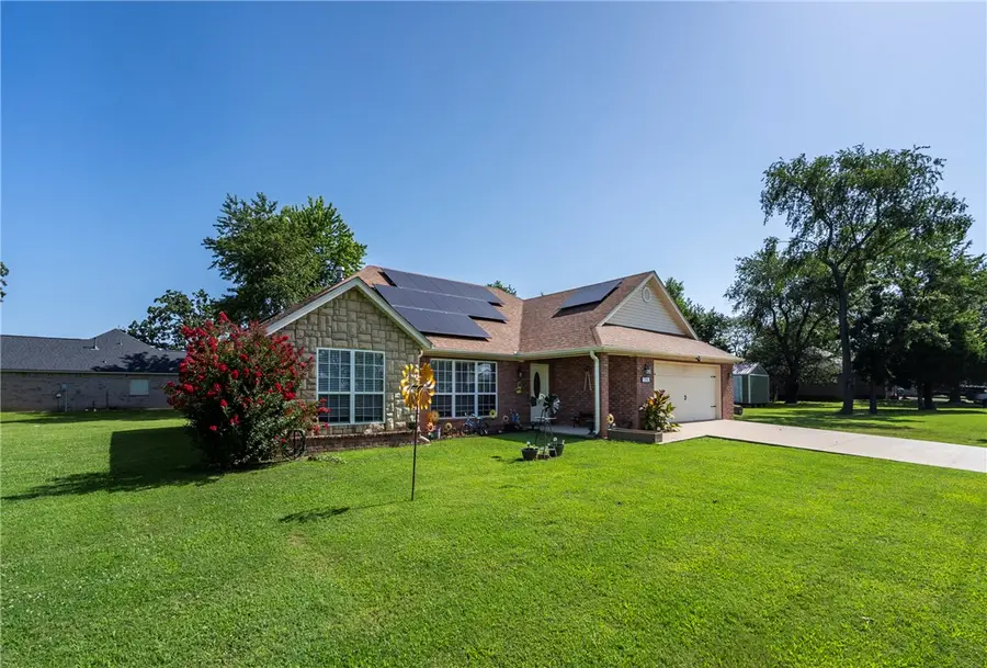 1302 E Crawford Street, Gentry, AR 72734 - #3