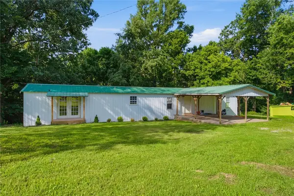 20905 Lakeshore Drive, Springdale, AR 72764