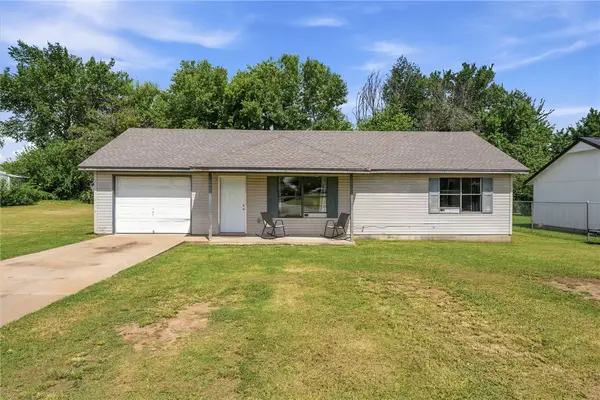 1713 N Inglewood Street, Siloam Springs, AR 72761