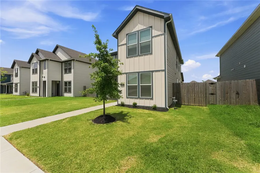 4802 W Planetree Street, Fayetteville, AR 72704 - #2