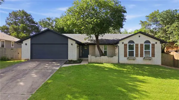 2741 E Ferguson Avenue, Fayetteville, AR 72703