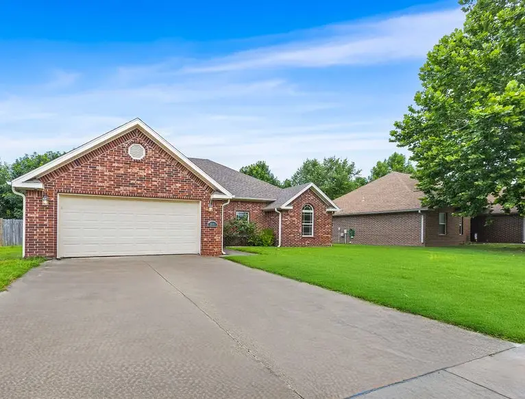 2881 N Bermuda Avenue, Fayetteville, AR 72704 - #3