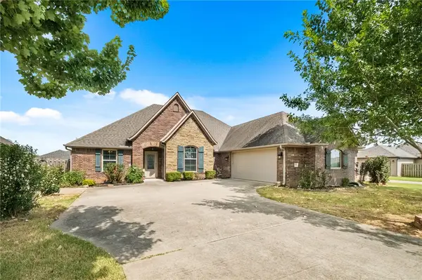 709 SW Barn Valley Road, Bentonville, AR 72712