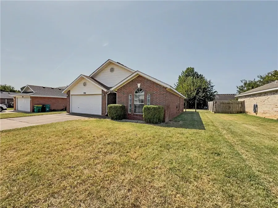 921 Sunflower Street, Centerton, AR 72719 - #2
