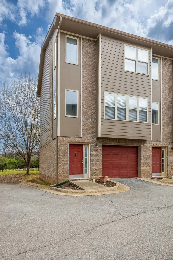 1882 N Scull Creek Drive, Fayetteville, AR 72703 - #1