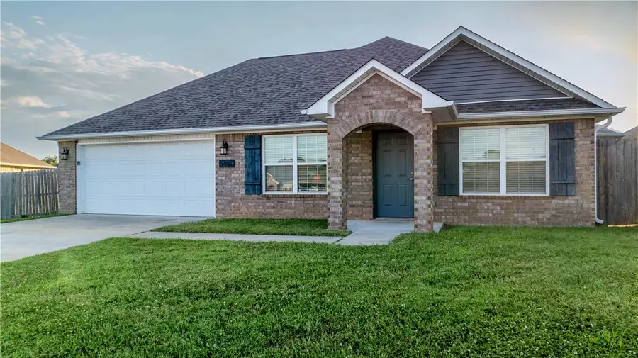 2000 Greenwood Court, Gentry, AR 72734 - #2