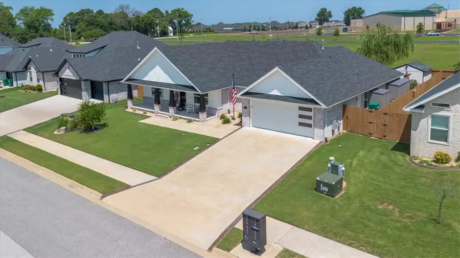 700 Morgan Street, Centerton, AR 72719 - #2
