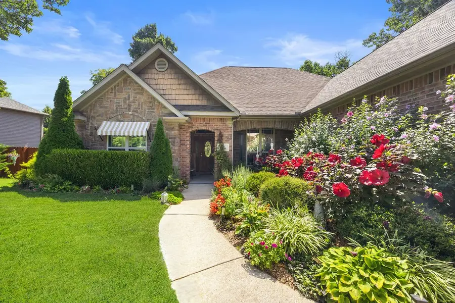 24 Granshire Drive, Bella Vista, AR 72714 - #2
