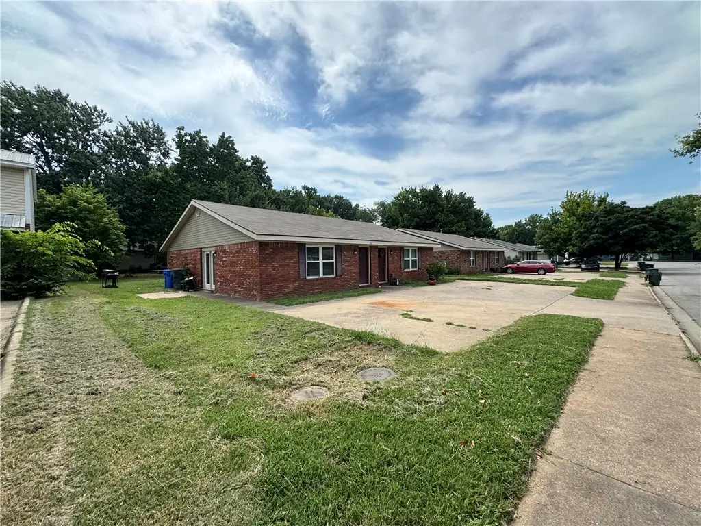 2748 & 2750 N Arroyo Avenue, Fayetteville, AR 72703 - #1