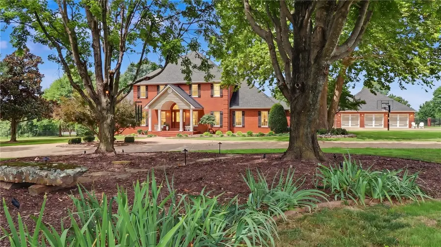 3789 N Sassafras Hill Road, Fayetteville, AR 72703 - #3