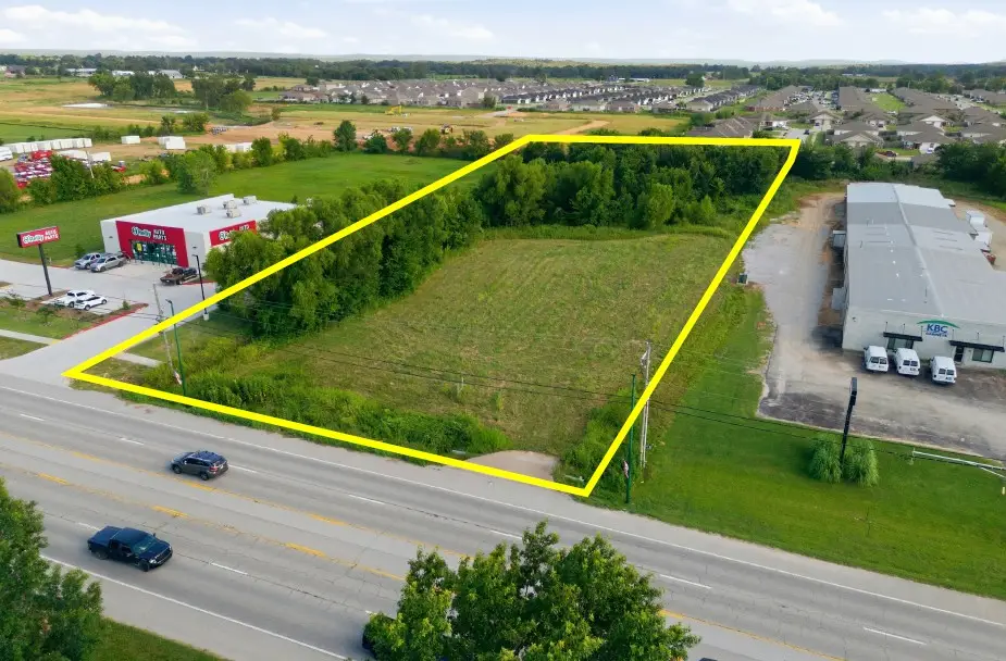 3930 U.s. 412 Hwy, Siloam Springs, AR 72761 - #1