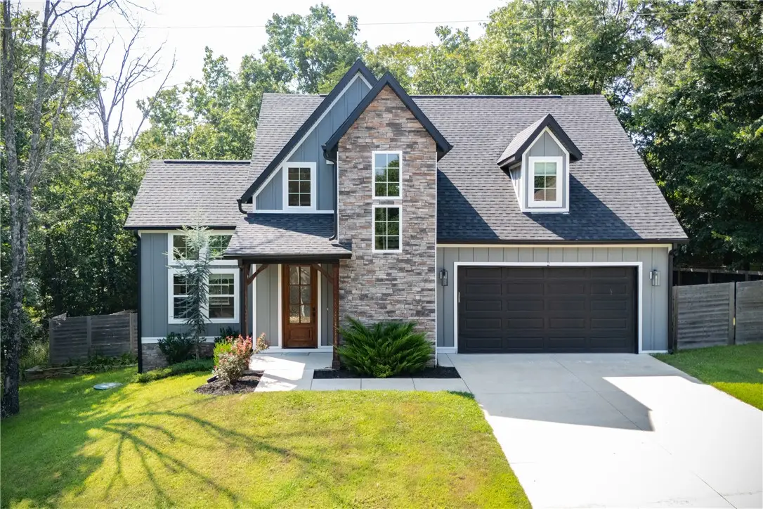 2 Rettendon Lane, Bella Vista, AR 72714 - #1
