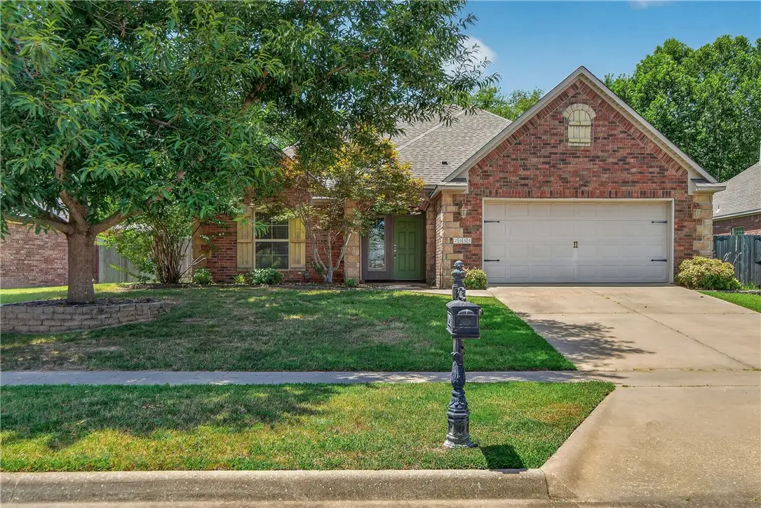 2555 N Trafalger Drive, Fayetteville, AR 72704 - #1