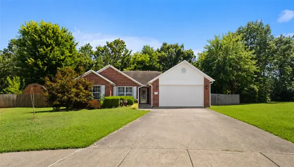 908 St James Court, Gentry, AR 72734