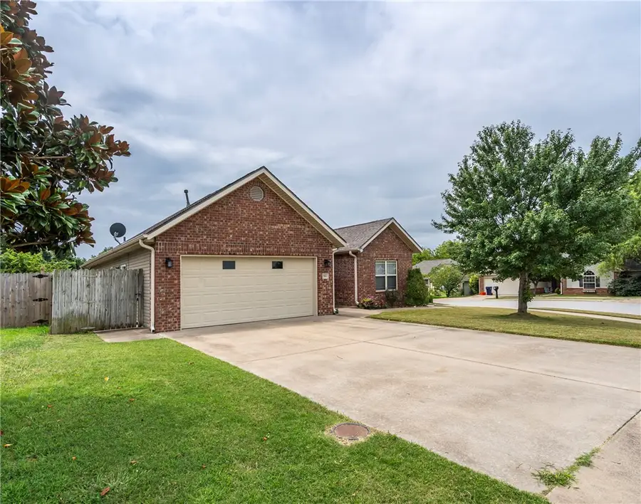 804 Gail Drive, Siloam Springs, AR 72761 - #3