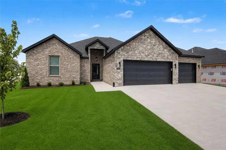 2002 N Dagan Street, Siloam Springs, AR 72761 - #2