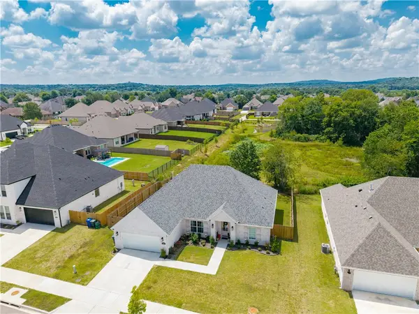 3503 E Lexus Drive, Fayetteville, AR 72764