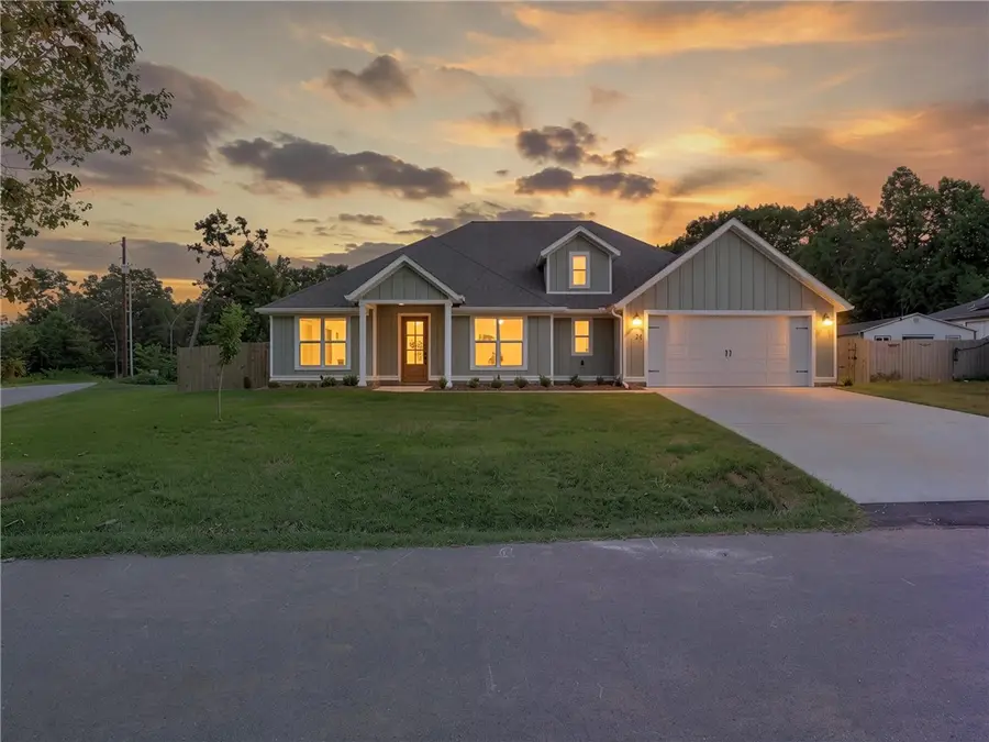 24 Roxburgh Drive, Bella Vista, AR 72715 - #2