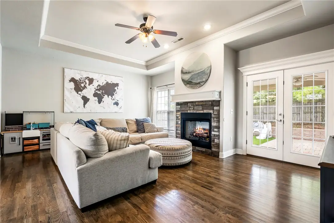 27 S Happy Hollow Road, Fayetteville, AR 72701 - #1