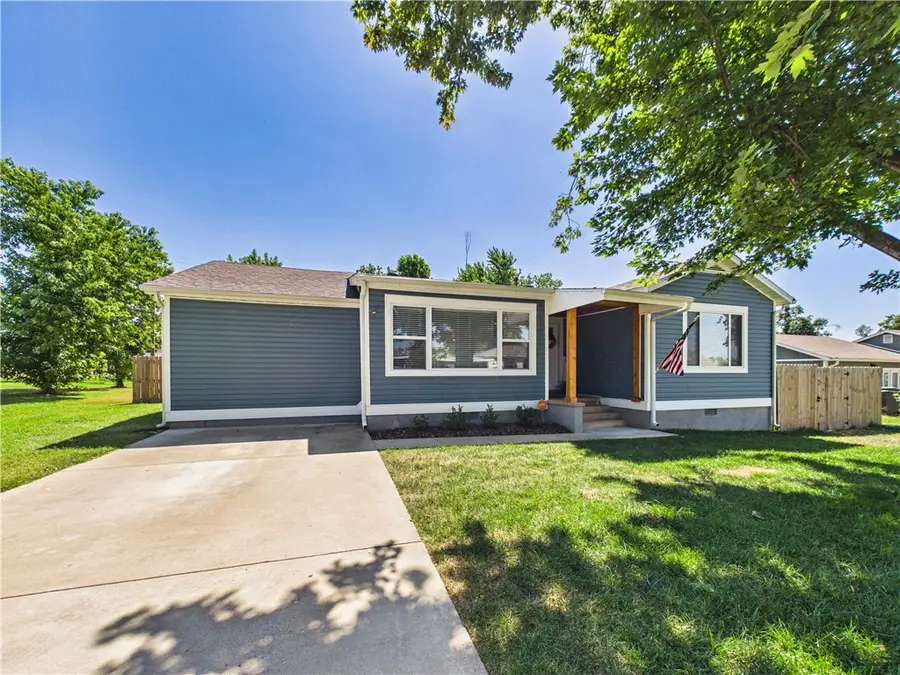 1009 10th Street, Rogers, AR 72756 - #3