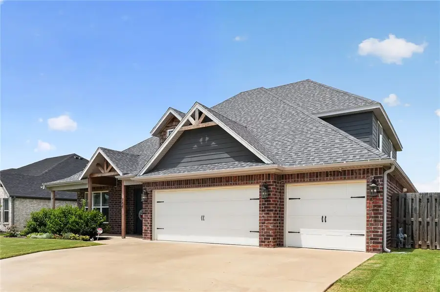744 Verona Avenue, Tontitown, AR 72762 - #3