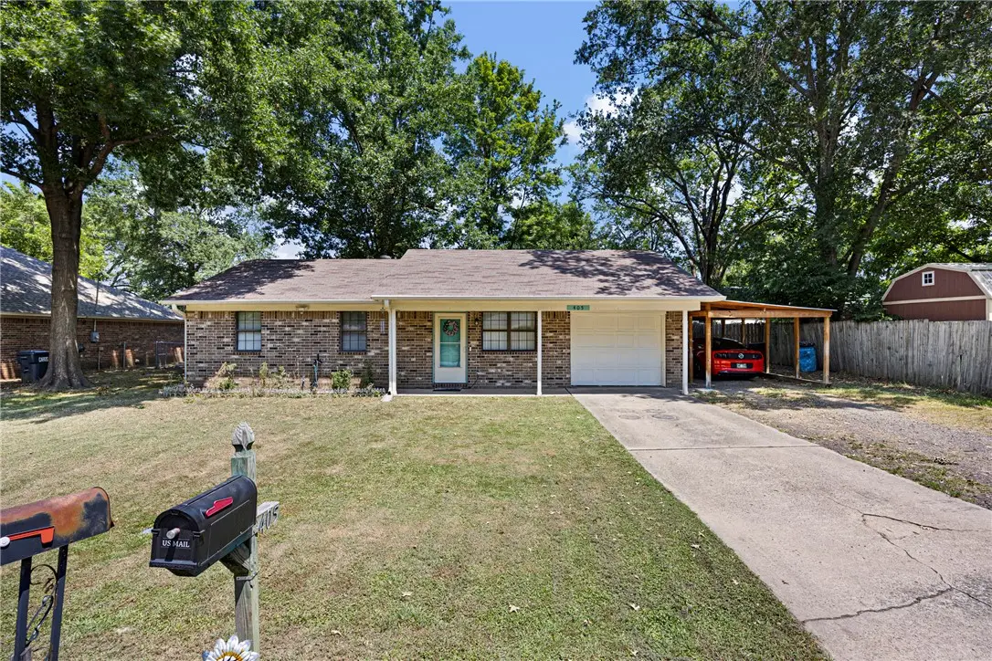405 E 11th Street, Russellville, AR 72801 - #1