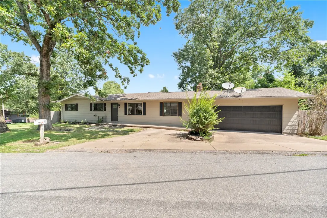 4 Enfield Drive, Bella Vista, AR 72715 - #1