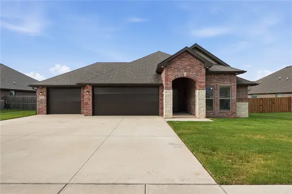 2305 Carper Lane, Pea Ridge, AR 72751