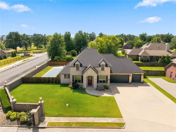 2806 S Creekside Drive, Rogers, AR 72758