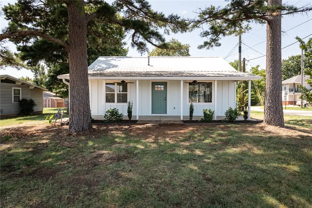1023 S Morningside Drive, Fayetteville, AR 72701 - #1