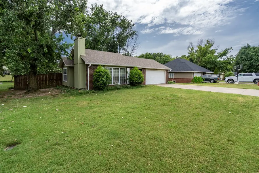 108 Greenwood Place, Siloam Springs, AR 72761 - #3